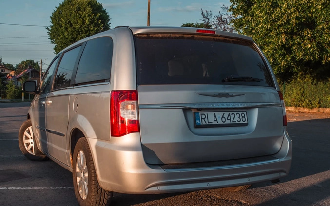 Chrysler Town &amp; Country cena 42600 przebieg: 284000, rok produkcji 2012 z Mordy małe 254